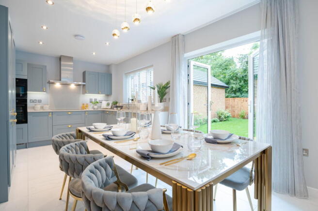 Lullingstone_Basildon_Kitchen_Dining_Family_4