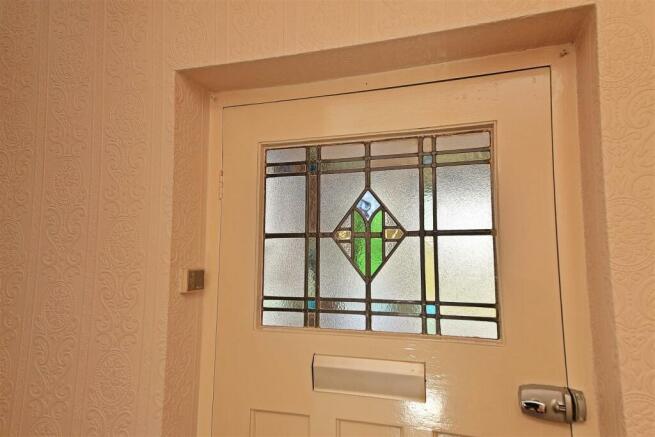 468 Alcester Road - hall2.jpg