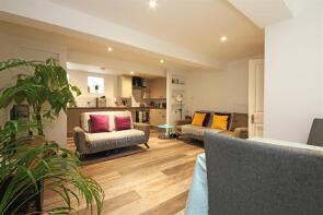 16, Hoyle Road, London SW17 0RS