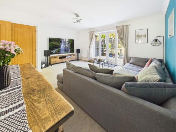 Lounge/Dining Room