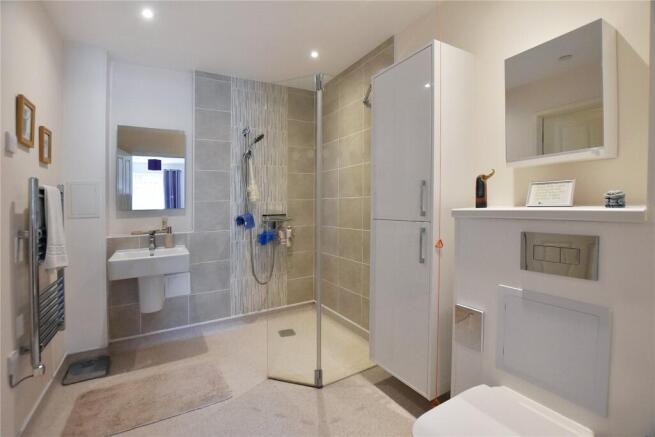 2 bed Apartment for sale Image 6