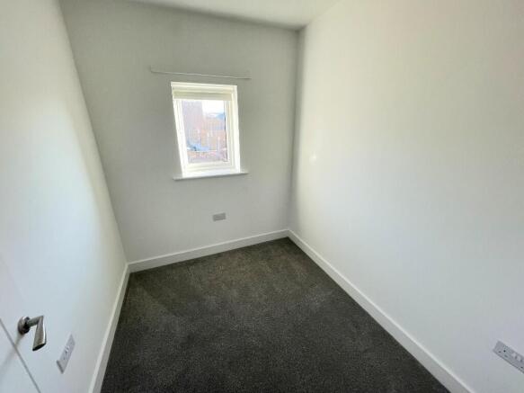 3 bed Semi-Detached to rent Image 11