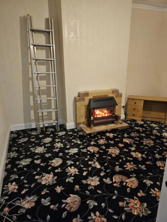 3 bed Terraced to rent Image 4