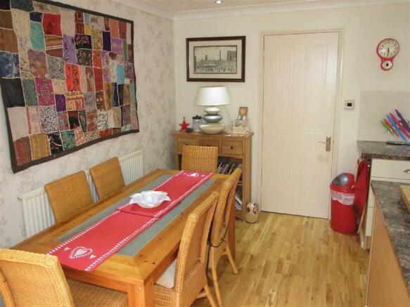 Kitchen / Dining Roo