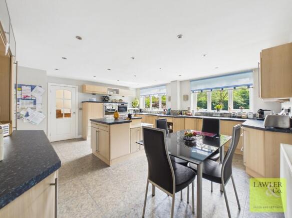 Lambourn Close, Poynton, Stockport, Cheshire, SK12 1UG photo 4