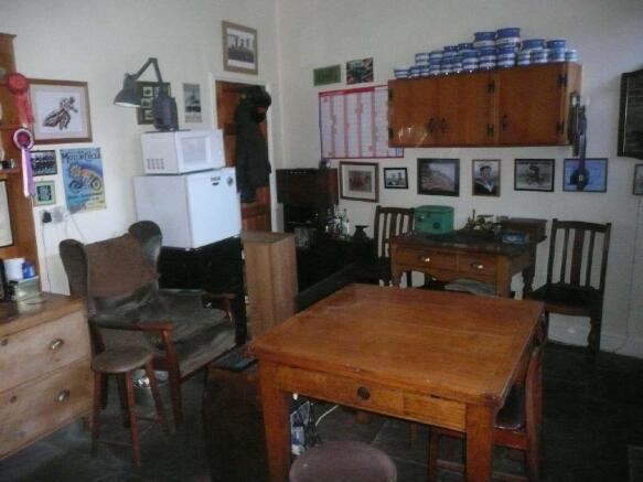 Photo 3