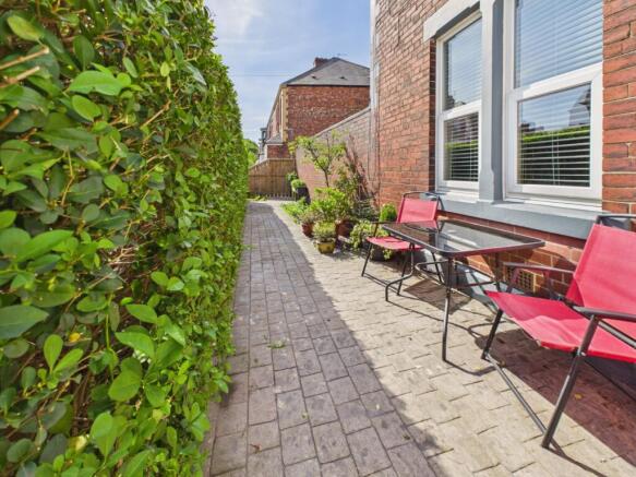 Front/Side Garden