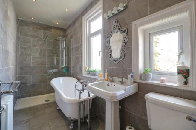 Bathroom 1.1