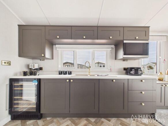 Sunseeker Thornton Kitchen Storage Amble Links Hol