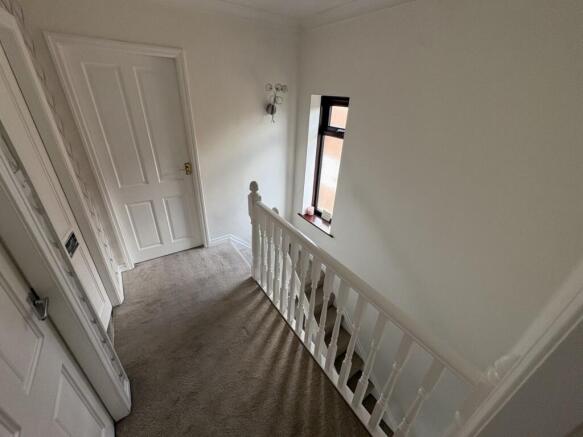3 bed Semi-Detached for sale Image 9