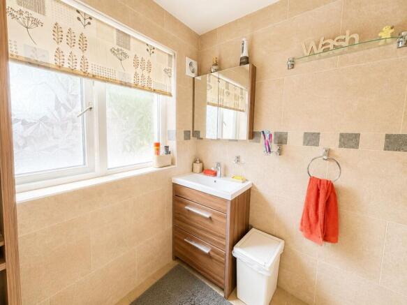 3 bed Semi-Detached for sale Image 8