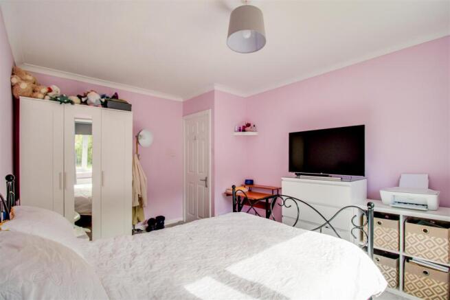 2 bed Semi-Detached Bungalow for sale Image 8