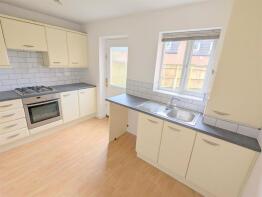 19, Oulton Close, Nottingham NG5 6SW