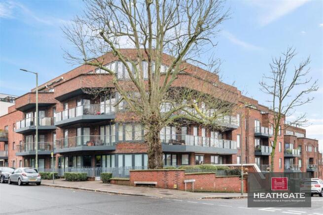 40-west-heath-place-2