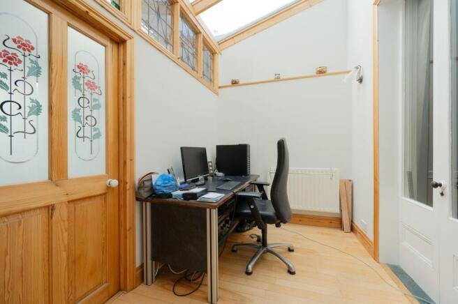 KITCHENS AND RECEPTION ROOMS