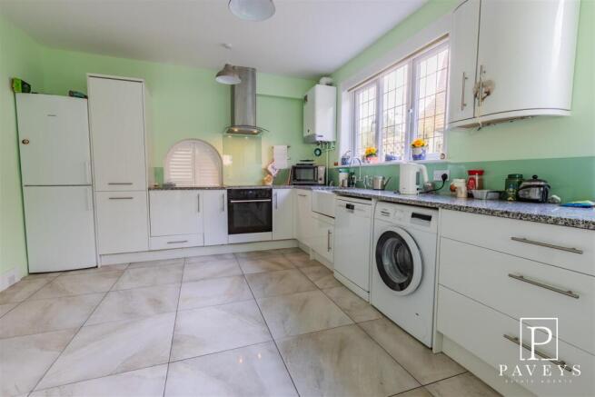 KITCHEN BREAKFAST ROOM