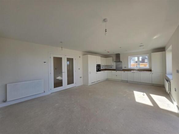 3 bed Detached Bungalow for sale Image 5