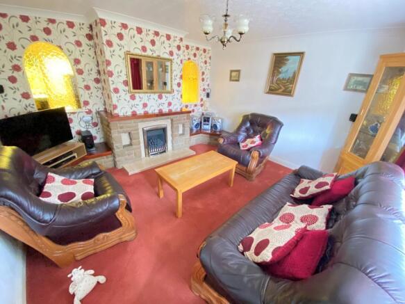 Chatsworth Drive, Werrington, Stoke on Trent, Staffordshire, ST9 0PA photo 4