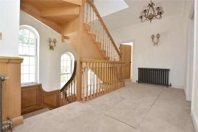 8 bed Detached for sale Image 8