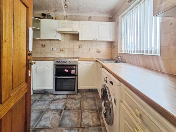 2 bed Bungalow for sale Image 7