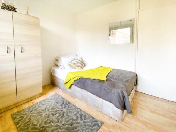 room-1-flat-12-prichard-court-n7-8hz-1064699