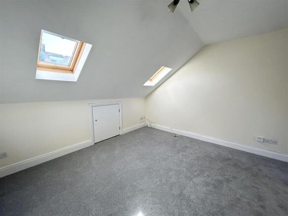Open Plan Lounge and Kitchen