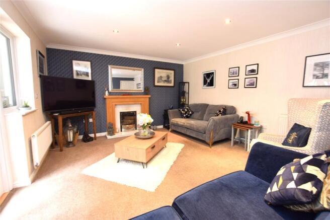5 bed Detached for sale Image 5