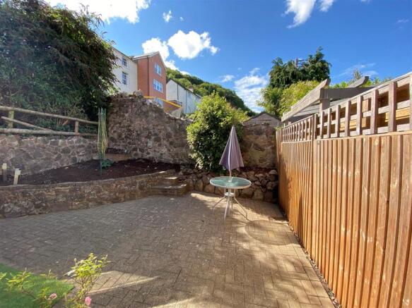 14 belvoir garden.jpg