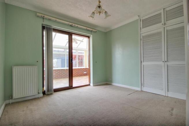 2 bed Semi-Detached Bungalow for sale Image 4