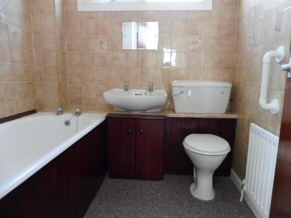 Family Bathroom: