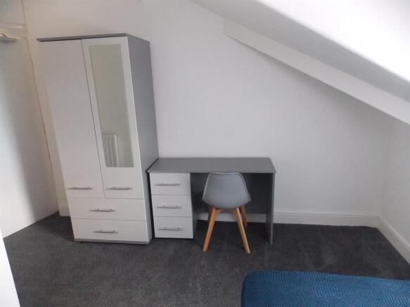 9 bed Private Halls to rent Image 4