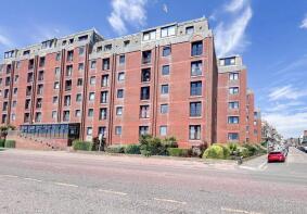 Flat 21, 35 37 Marina Court, Marina, Bexhill-on-sea TN40 1BW
