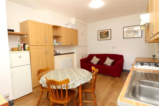 Kitchen Lounge