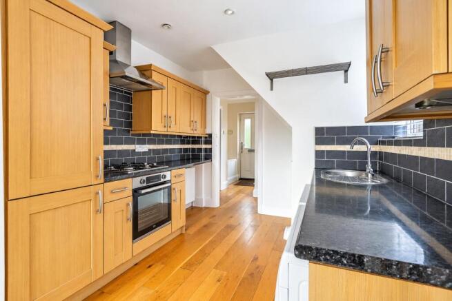 2 bed Semi-Detached to rent Image 2