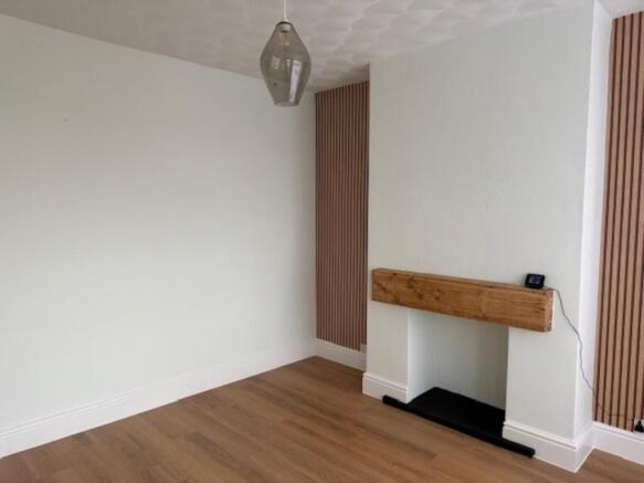 2 bed Terraced to rent Image 12