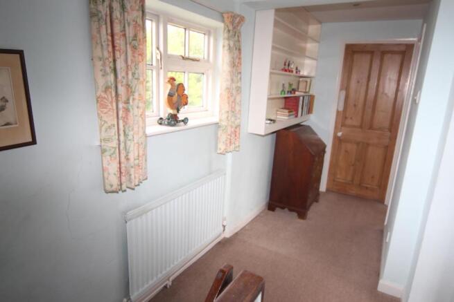 FIRST FLOOR LANDING