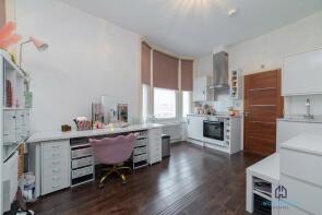 Flat 4, 202, Bishopsgate, London EC2M 4NR