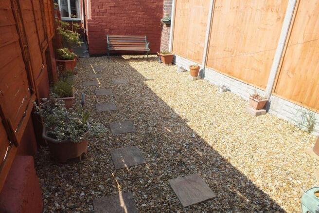 REAR GARDEN SHOWING