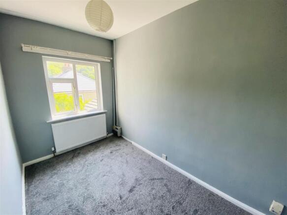 2 bed Flat to rent Image 5