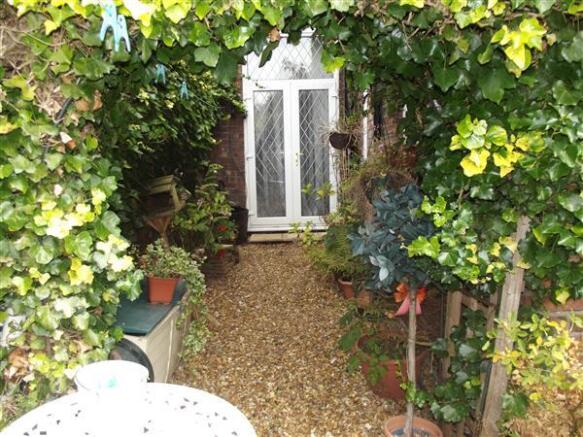 SIDE GARDEN