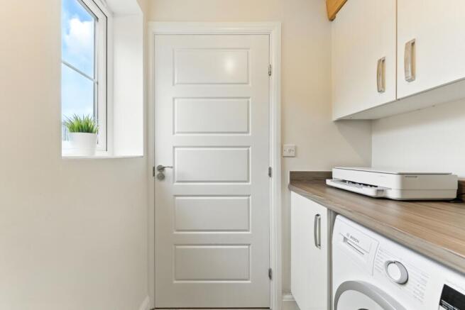 4 bed Detached for sale Image 12