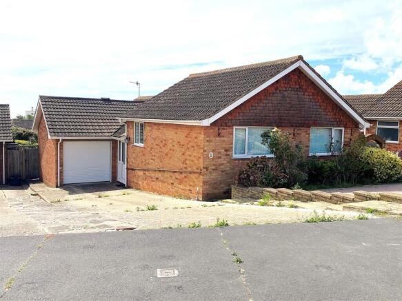 59 Links Drive - Front.jpg