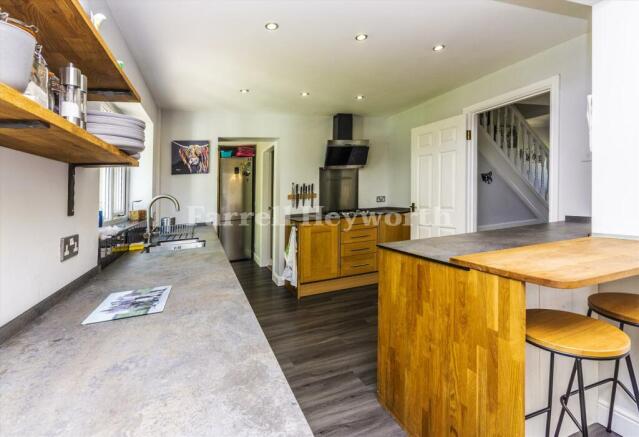 Kitchen image 3