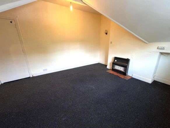 LOUNGE BEDROOM