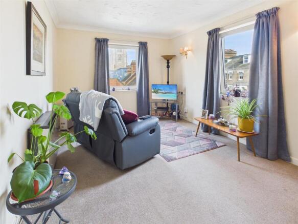 CAM04116G0-PR0295-STILL001.jpg