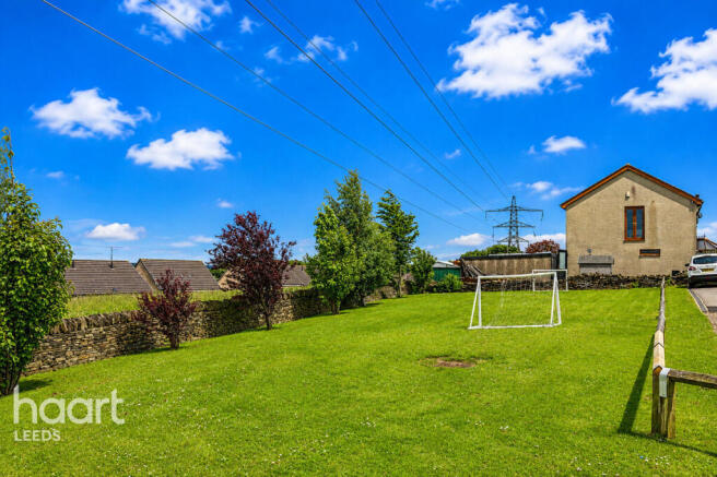 4 bed Detached for sale Image 9