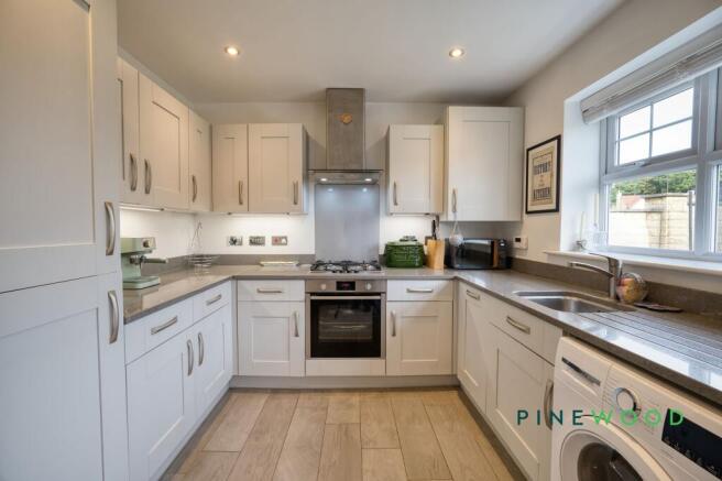 KITCHEN / DINER