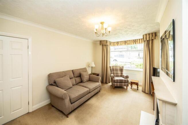 2 bed Semi-Detached Bungalow for sale Image 7