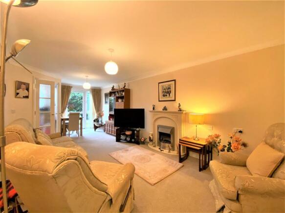 Lounge/Dining Room