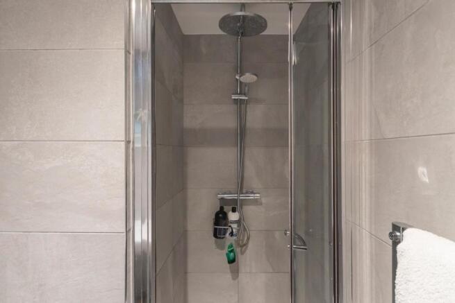 RHC351TLF3 - Ensuite A.jpg